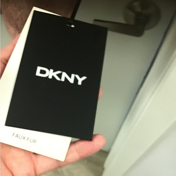 DKNY Faux fur coat - Picture 7 of 7